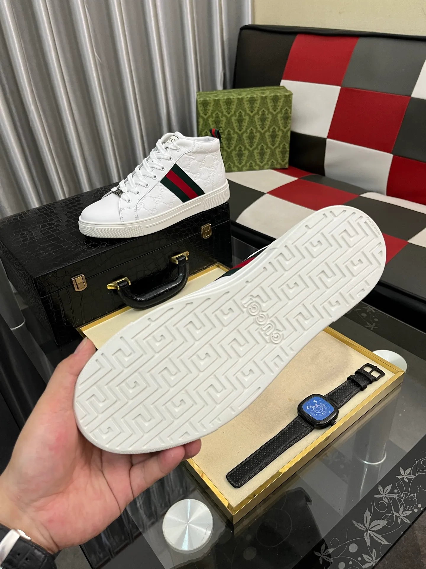 Men's shoes 💰460⌚️⌚️ 2025 new GUCCI Gucci 👊🏻 Upper 🇮🇹 imported first-layer cowhide 🇩🇪 lining imported sheepskin lining. The original outsole is molded to reflect the identity of every man, and the upper foot is elegant and stable🚶🏻🚶🏻The high-end custom counters reproduce the original version📯The shoe last remains unchanged regardless of wind and rain, and can withstand the verification of time🔍️,🔵 Size: 38-44.